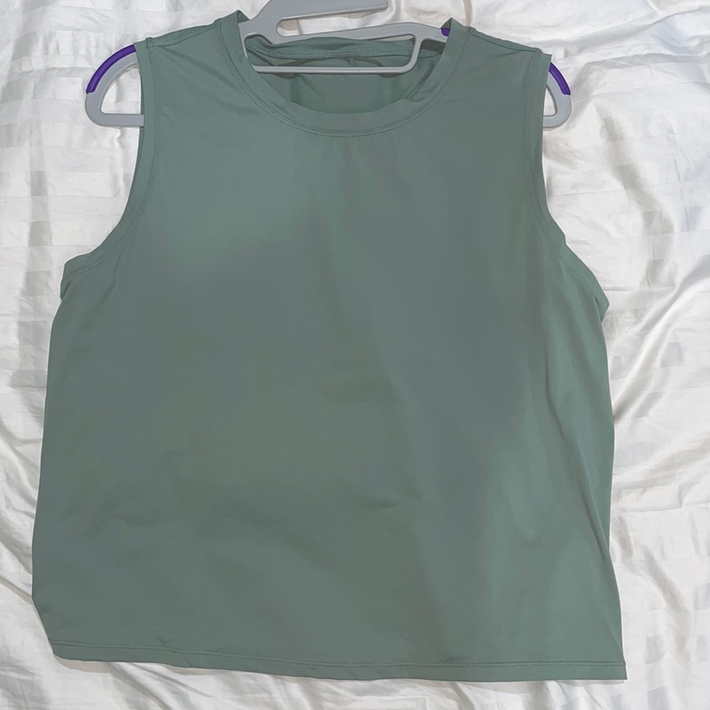 Light green tank